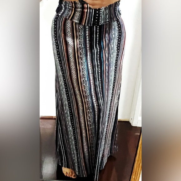 (3 for $15)- Elegant Striped Maxi Skirt - Picture 4 of 5